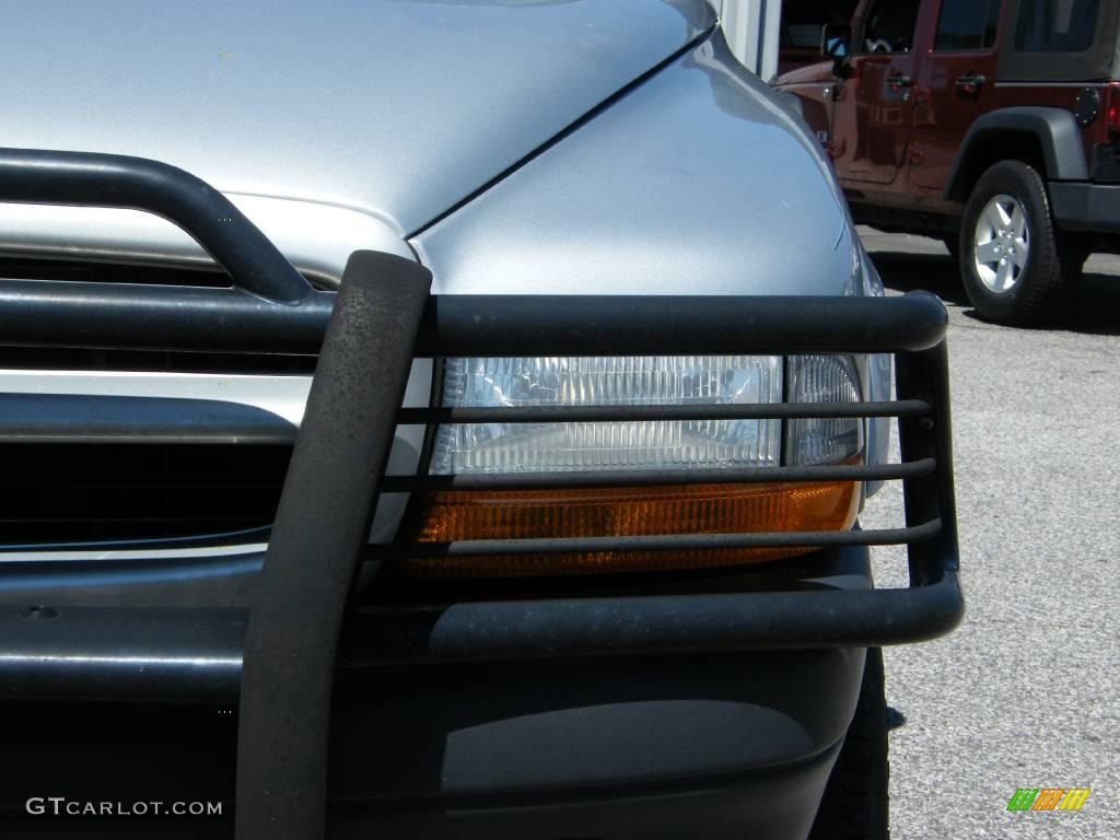 2003 Dakota SXT Regular Cab 4x4 - Bright Silver Metallic / Dark Slate Gray photo #9
