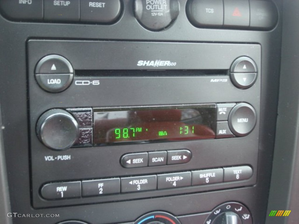 2005 Ford Mustang GT Premium Coupe Audio System Photo #73690476