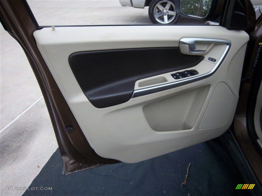 2010 Volvo XC60 3.2 AWD Sandstone/Espresso Door Panel Photo #73692929