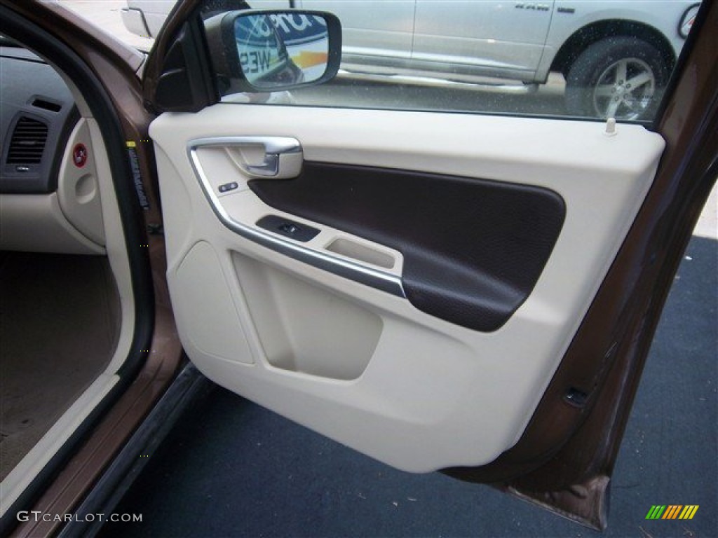 2010 Volvo XC60 3.2 AWD Sandstone/Espresso Door Panel Photo #73693059
