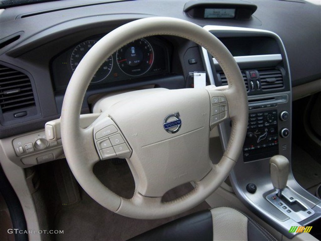 2010 Volvo XC60 3.2 AWD Sandstone/Espresso Steering Wheel Photo #73693085