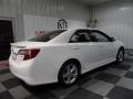 Super White - Camry SE Photo No. 7