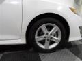 Super White - Camry SE Photo No. 8