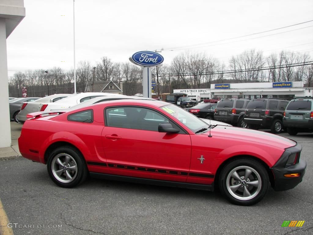 2006 Mustang V6 Premium Coupe - Torch Red / Dark Charcoal photo #17