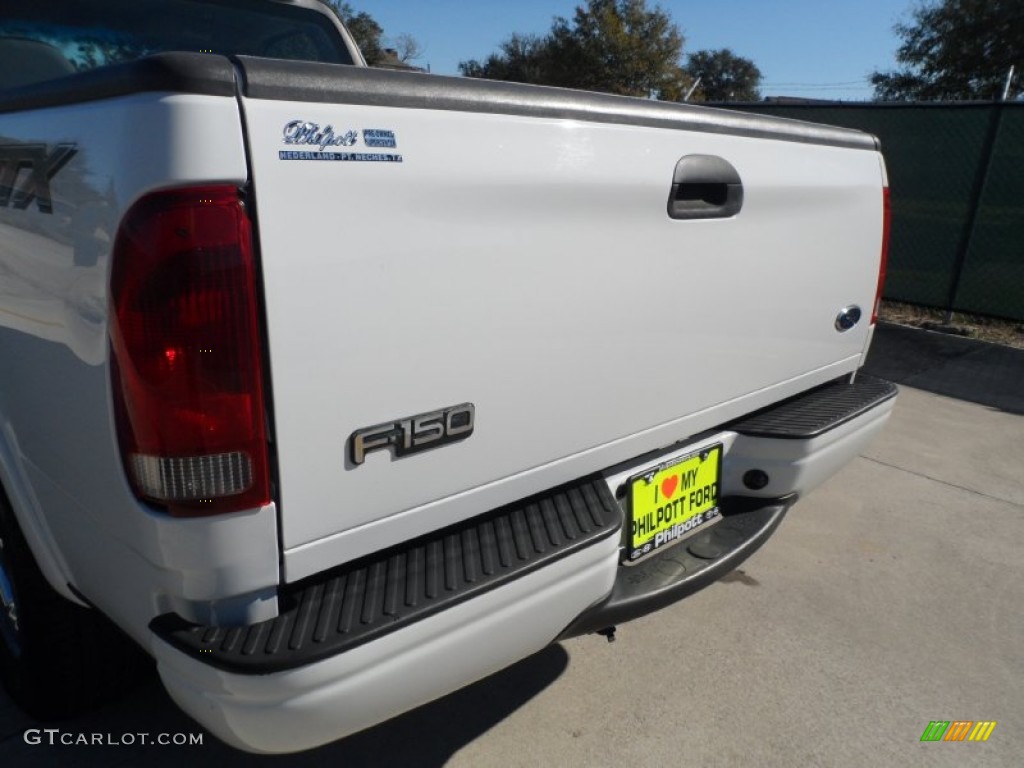 2003 F150 STX Regular Cab - Oxford White / Dark Graphite Grey photo #16