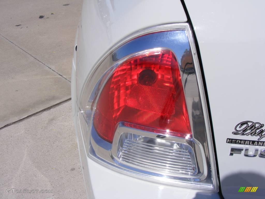 2008 Fusion SE - White Suede / Charcoal Black photo #9