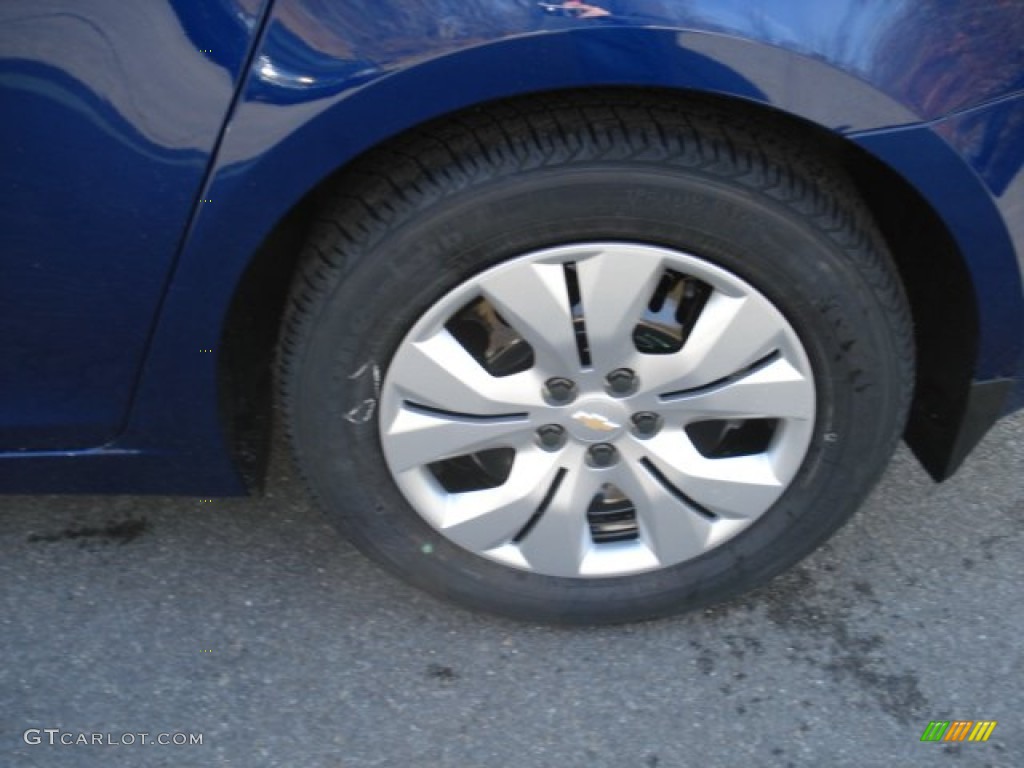 2013 Chevrolet Cruze LS Wheel Photo #73714280