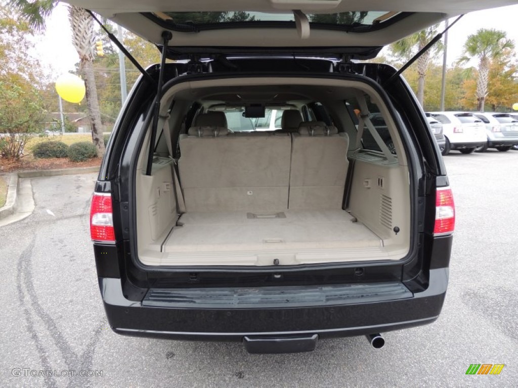 2010 Lincoln Navigator L Trunk Photo #73715123