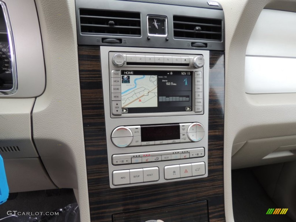 2010 Lincoln Navigator L Controls Photo #73715261