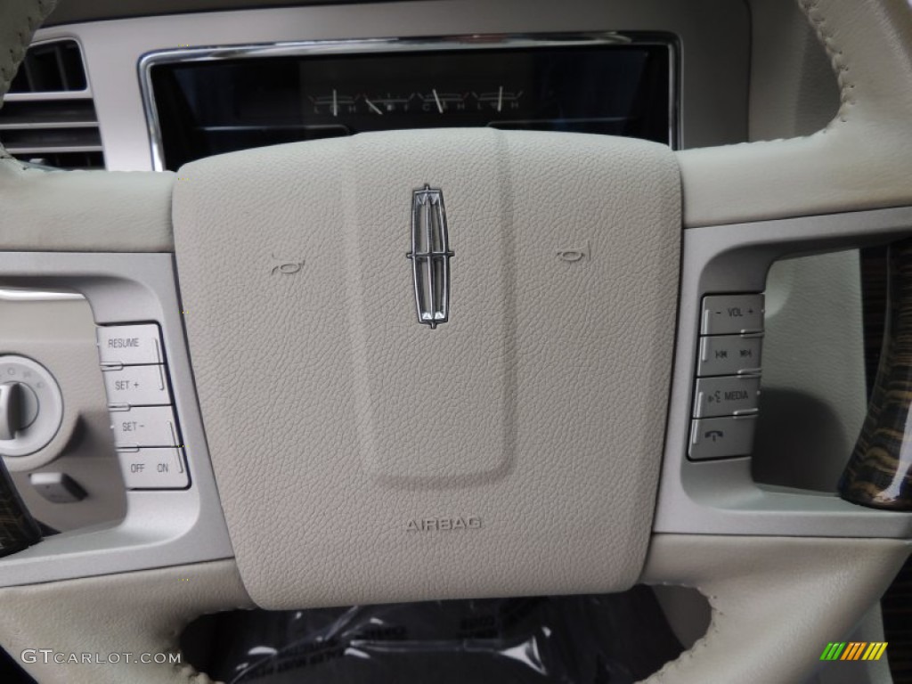 2010 Lincoln Navigator L Controls Photo #73715319