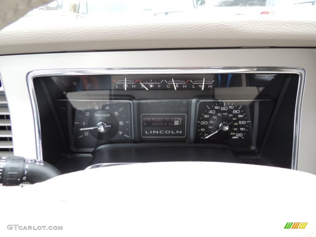 2010 Lincoln Navigator L Gauges Photo #73715348