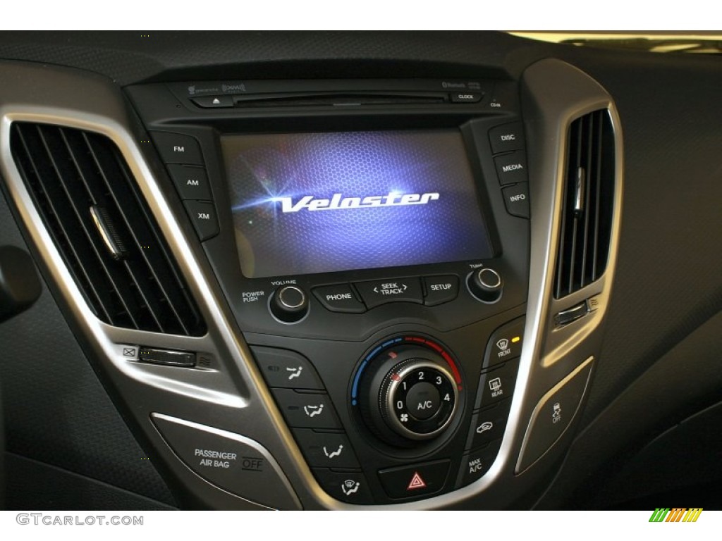 2012 Hyundai Veloster Standard Veloster Model Controls Photo #73717577