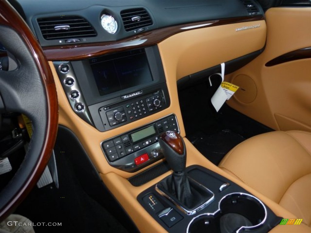 2013 Maserati GranTurismo Sport Coupe Controls Photo #73718211