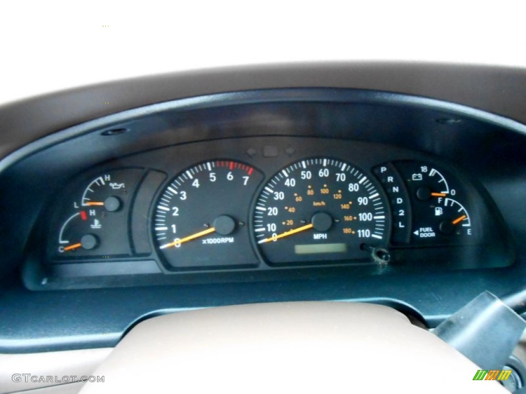 2002 Tundra SR5 Access Cab 4x4 - Desert Sand / Oak photo #12