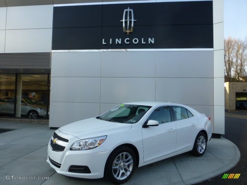 Summit White Chevrolet Malibu