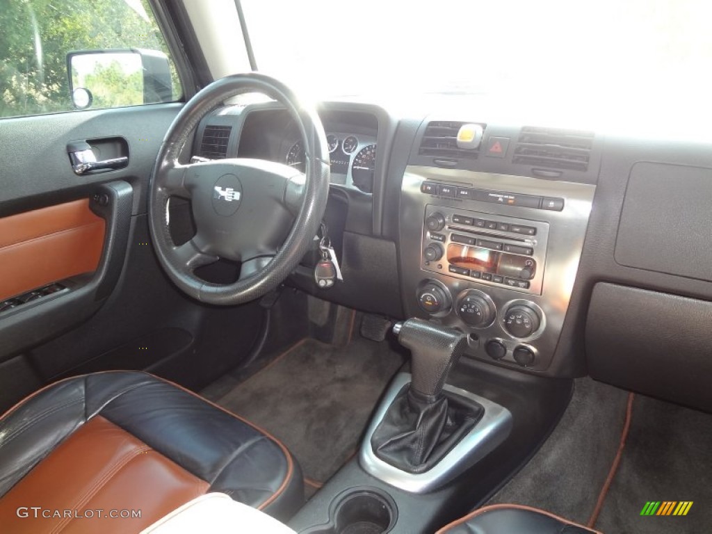 2006 Hummer H3 Standard H3 Model Ebony Black/Morroco Brown Dashboard Photo #73727687