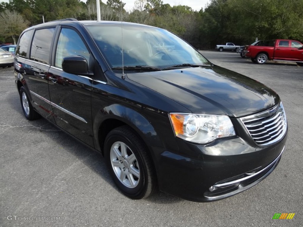 2011 Town & Country Touring - Dark Charcoal Pearl / Black/Light Graystone photo #12
