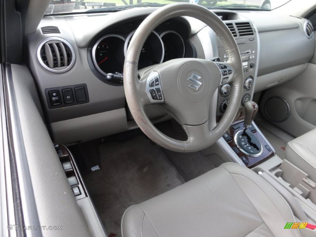 Beige Interior 2006 Suzuki Grand Vitara Luxury 4x4 Photo #73728314