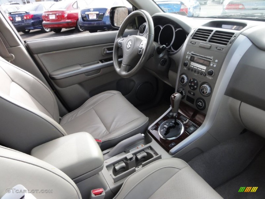 Beige Interior 2006 Suzuki Grand Vitara Luxury 4x4 Photo #73728392