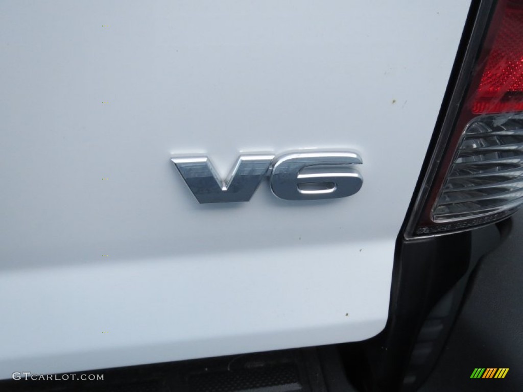 2013 Tacoma V6 TRD Sport Double Cab 4x4 - Super White / Graphite photo #15