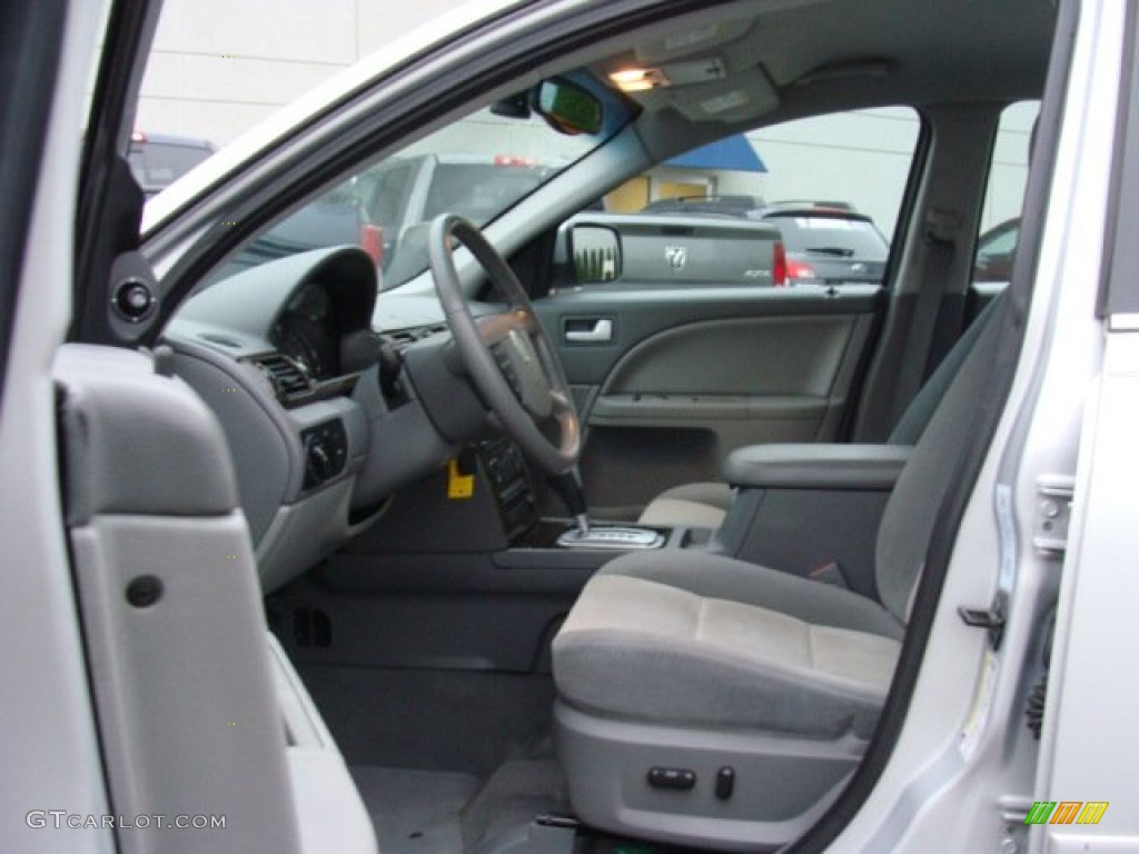 2005 Montego Luxury - Silver Frost Metallic / Shale photo #9