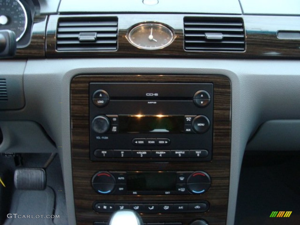 2005 Montego Luxury - Silver Frost Metallic / Shale photo #13