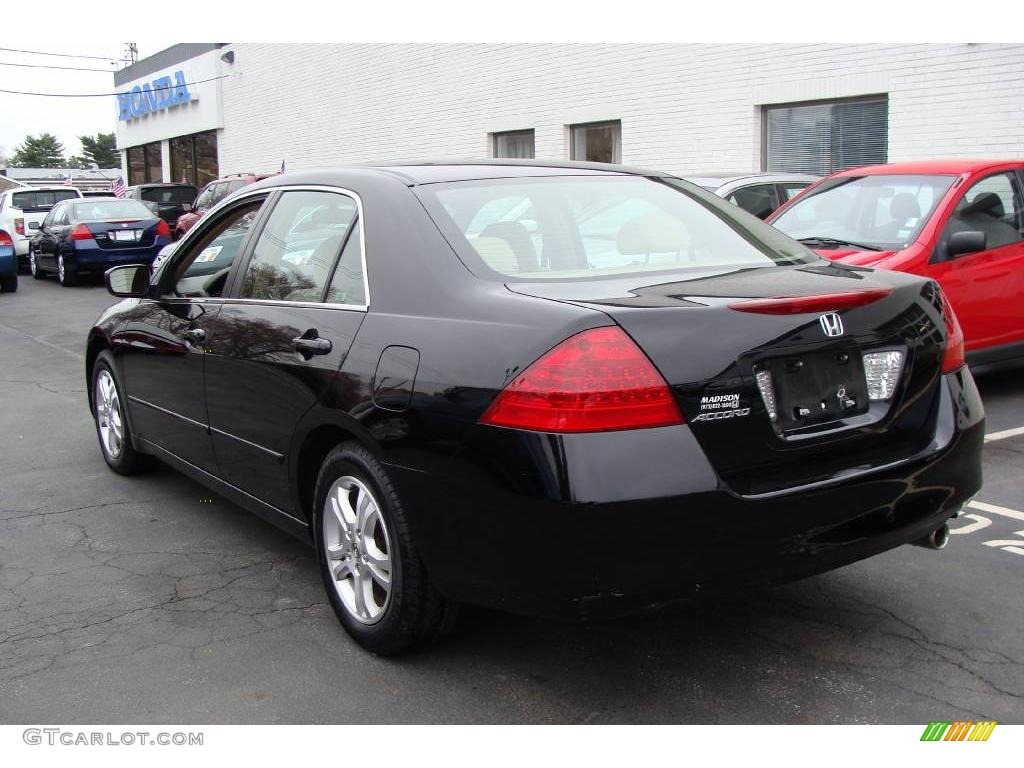 2006 Accord SE Sedan - Nighthawk Black Pearl / Ivory photo #6