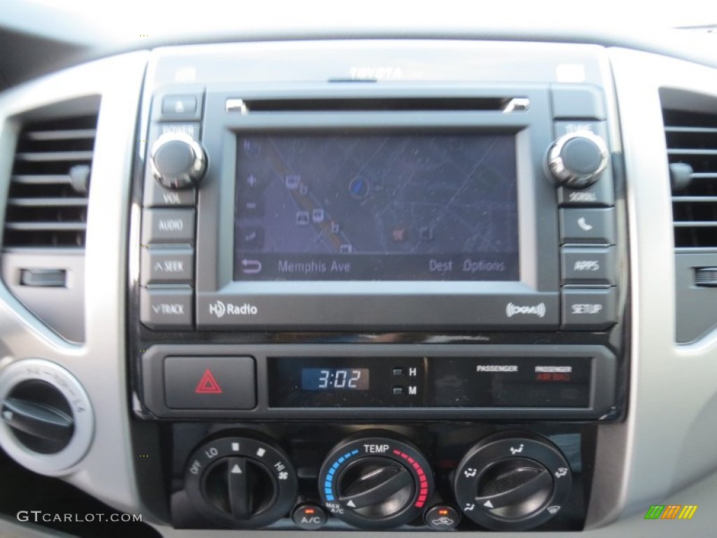 2013 Toyota Tacoma V6 TRD Sport Double Cab 4x4 Controls Photo #73732358
