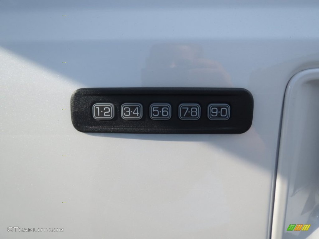 2012 F250 Super Duty Lariat Crew Cab 4x4 - White Platinum Metallic Tri-Coat / Black photo #15
