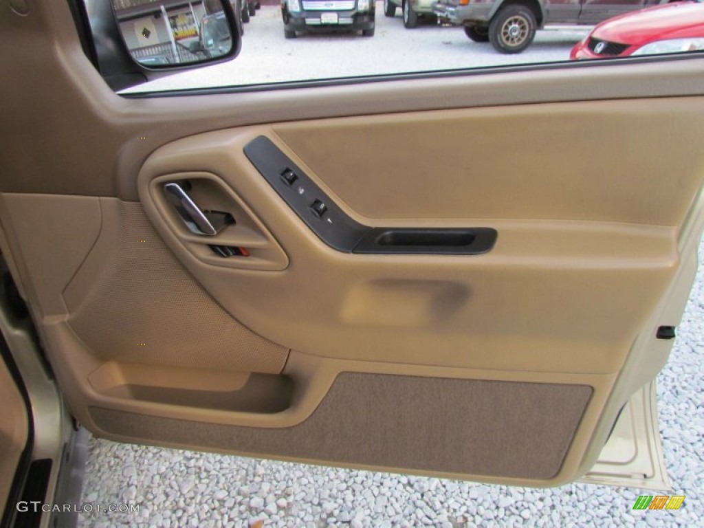 2000 Grand Cherokee Laredo 4x4 - Champagne Pearlcoat / Taupe photo #15