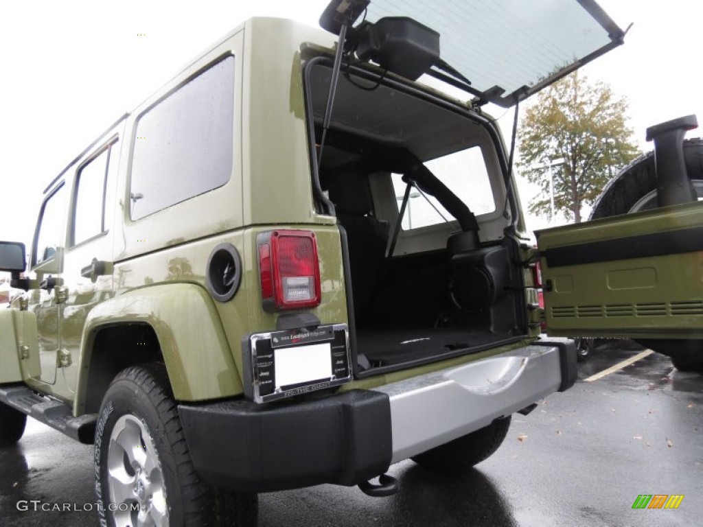 2013 Wrangler Unlimited Sahara 4x4 - Commando Green / Black photo #8