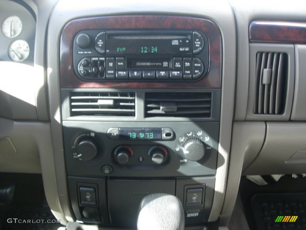 2002 Grand Cherokee Limited 4x4 - Black / Dark Slate Gray photo #3