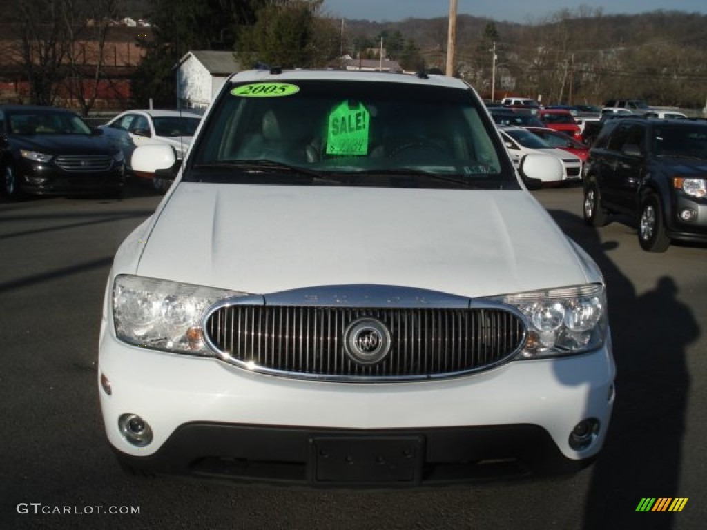 2005 Rainier CXL AWD - Frost White / Gray photo #2