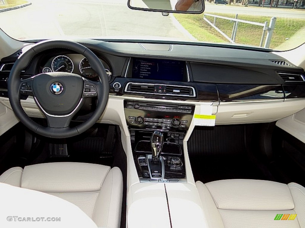 2013 BMW 7 Series 740Li Sedan Ivory White/Black Dashboard Photo #73749431