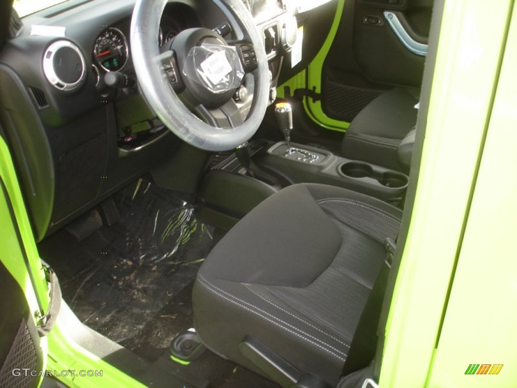 Black Interior 2013 Jeep Wrangler Unlimited Sahara 4x4 Photo #73751735