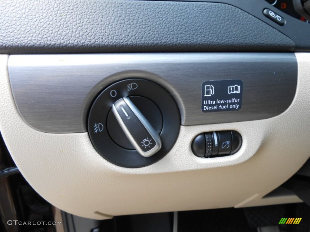 2013 Volkswagen Jetta TDI Sedan Controls Photo #73760116