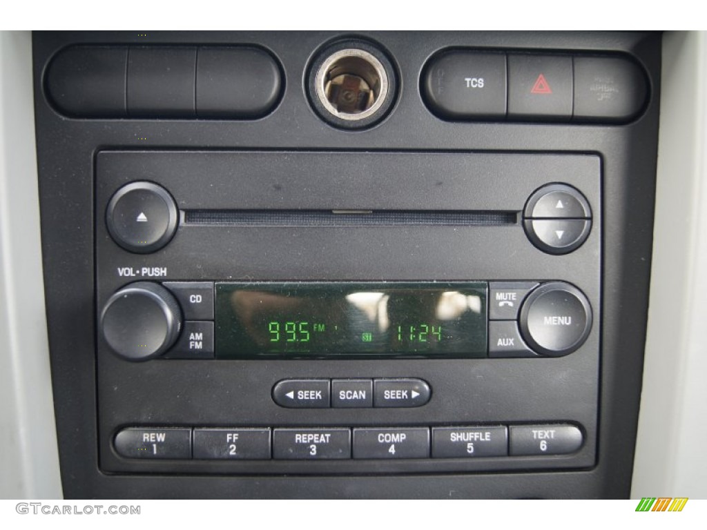 2006 Ford Mustang V6 Deluxe Convertible Audio System Photos