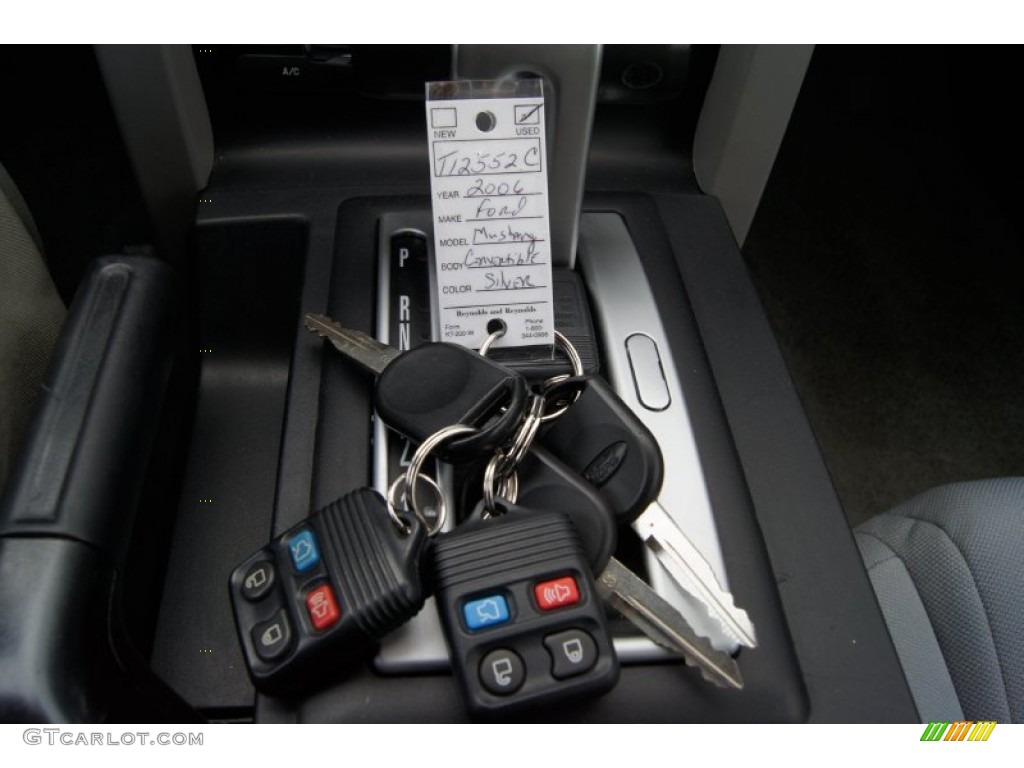2006 Ford Mustang V6 Deluxe Convertible Keys Photo #73762532