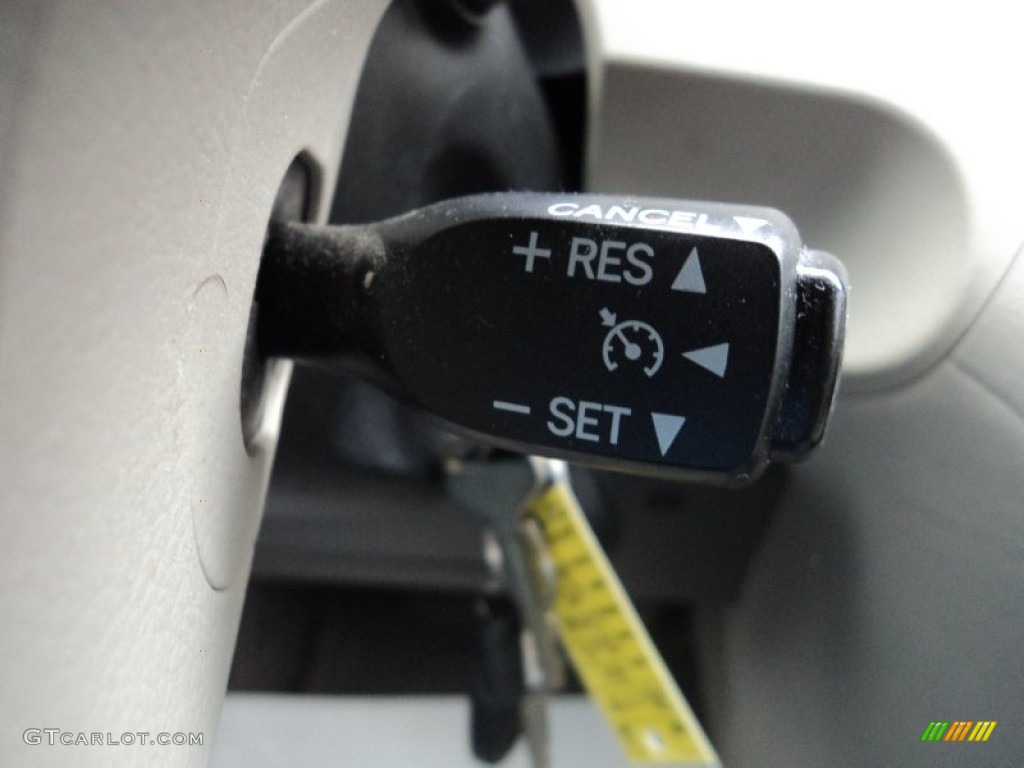 2011 Sienna V6 - Sandy Beach Metallic / Bisque photo #11