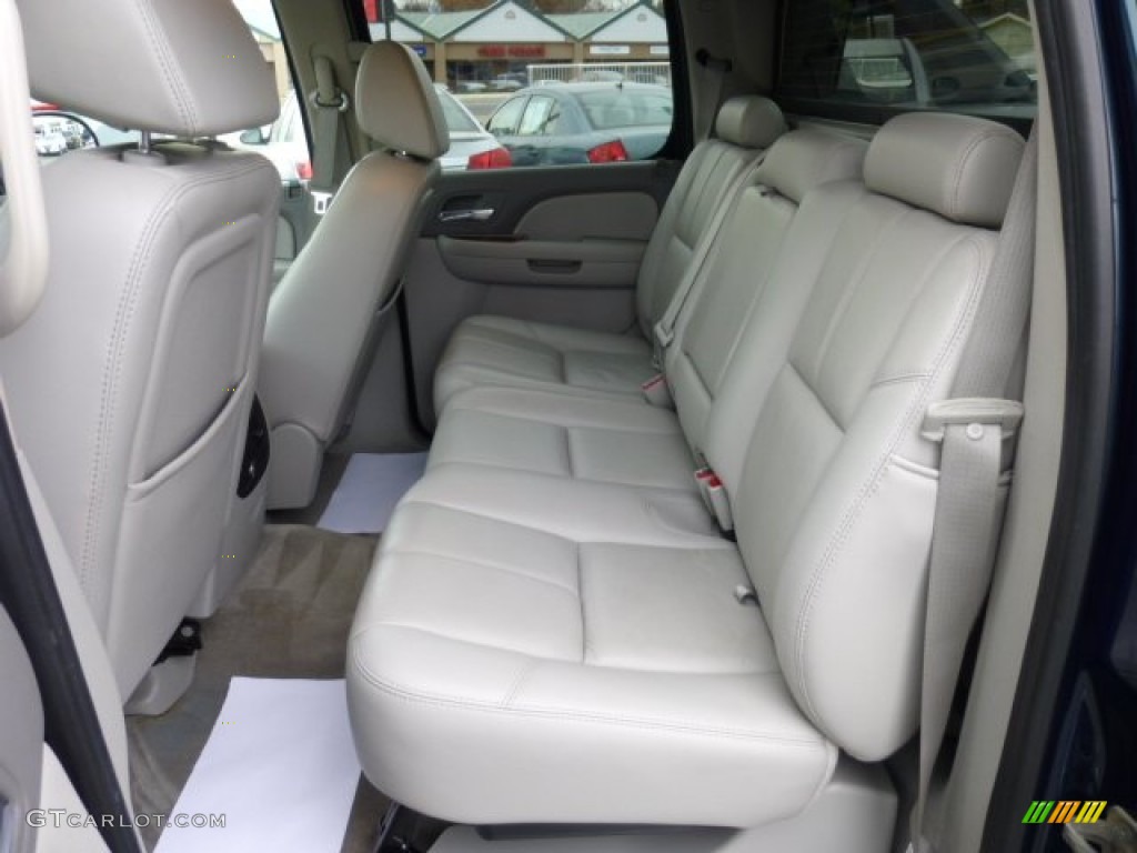 2007 Chevrolet Avalanche LTZ 4WD Rear Seat Photo #73764658