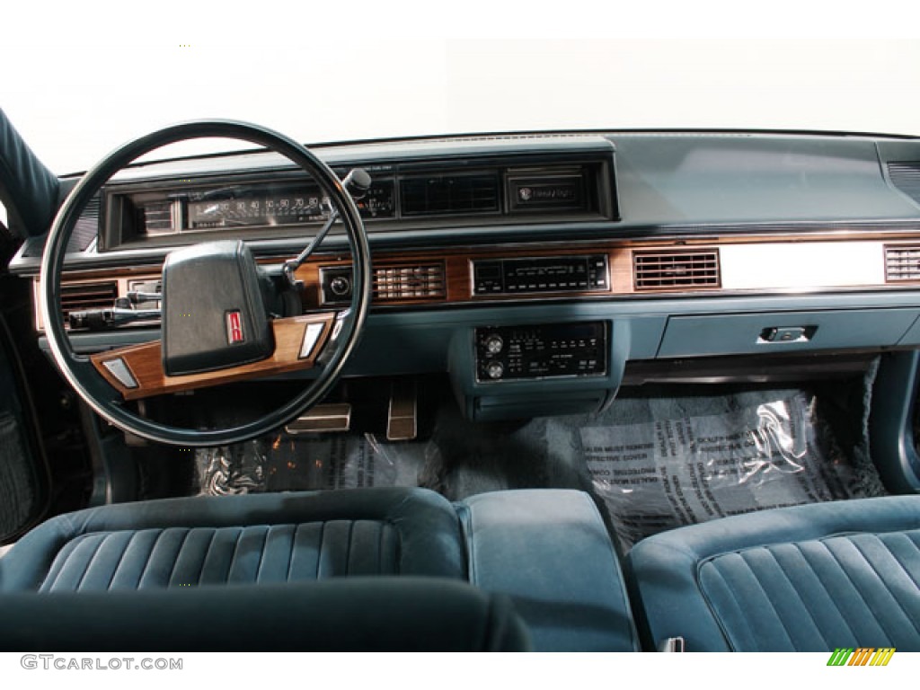 1985 Ninety-Eight Brougham Sedan - Dark Blue Metallic / Blue photo #6