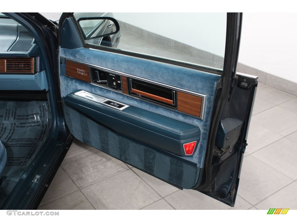 1985 Ninety-Eight Brougham Sedan - Dark Blue Metallic / Blue photo #12