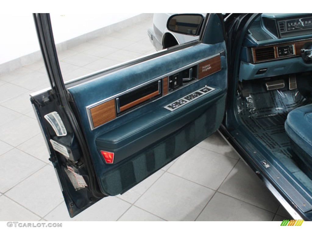1985 Ninety-Eight Brougham Sedan - Dark Blue Metallic / Blue photo #15
