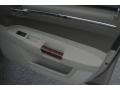 Linen Gold Metallic - 300 C HEMI Photo No. 50