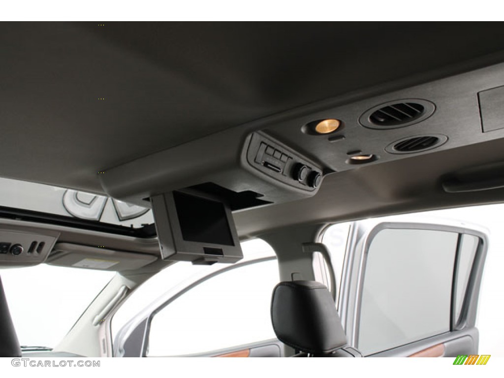 2010 Infiniti QX 56 4WD Entertainment System Photo #73769657