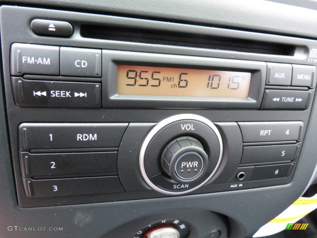 2013 Nissan Versa 1.6 SV Sedan Audio System Photo #73770239