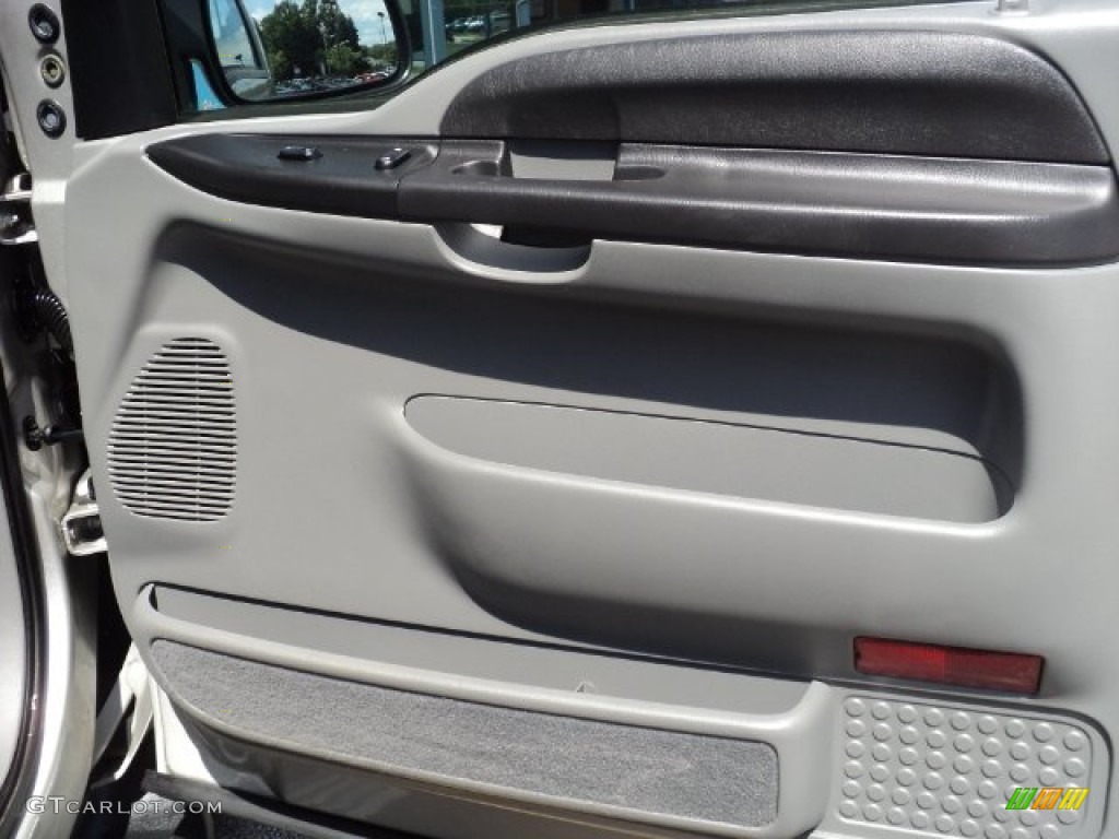 2005 Excursion XLT 4x4 - Silver Birch Metallic / Medium Flint photo #16