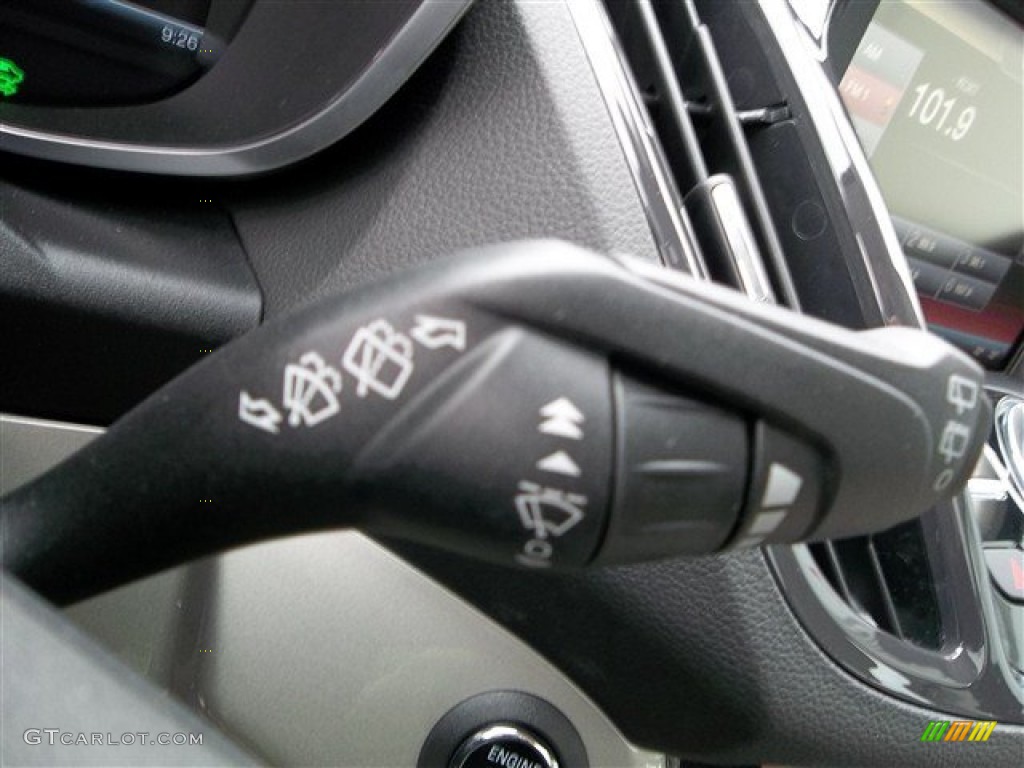 2013 Ford C-Max Hybrid SE Controls Photo #73771026