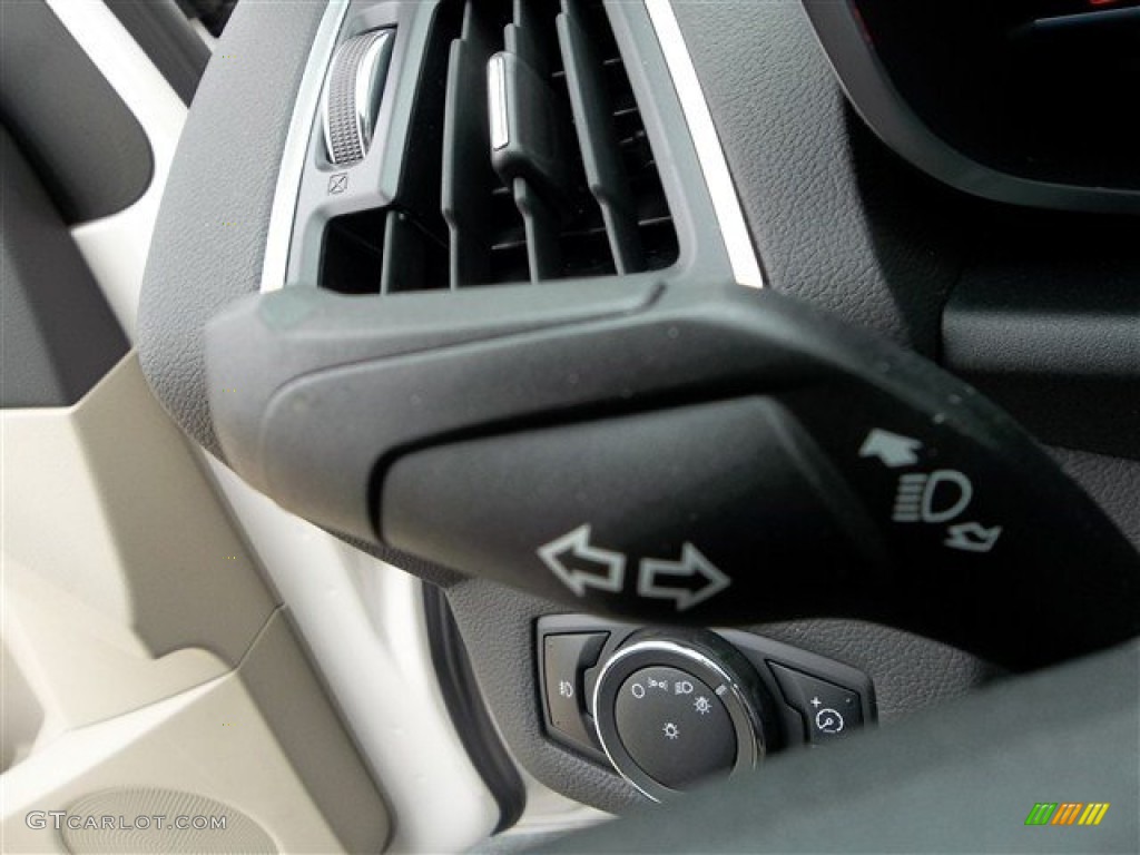 2013 Ford C-Max Hybrid SE Controls Photo #73771044