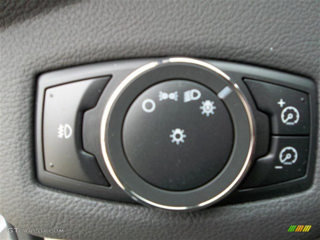 2013 Ford C-Max Hybrid SE Controls Photo #73771064